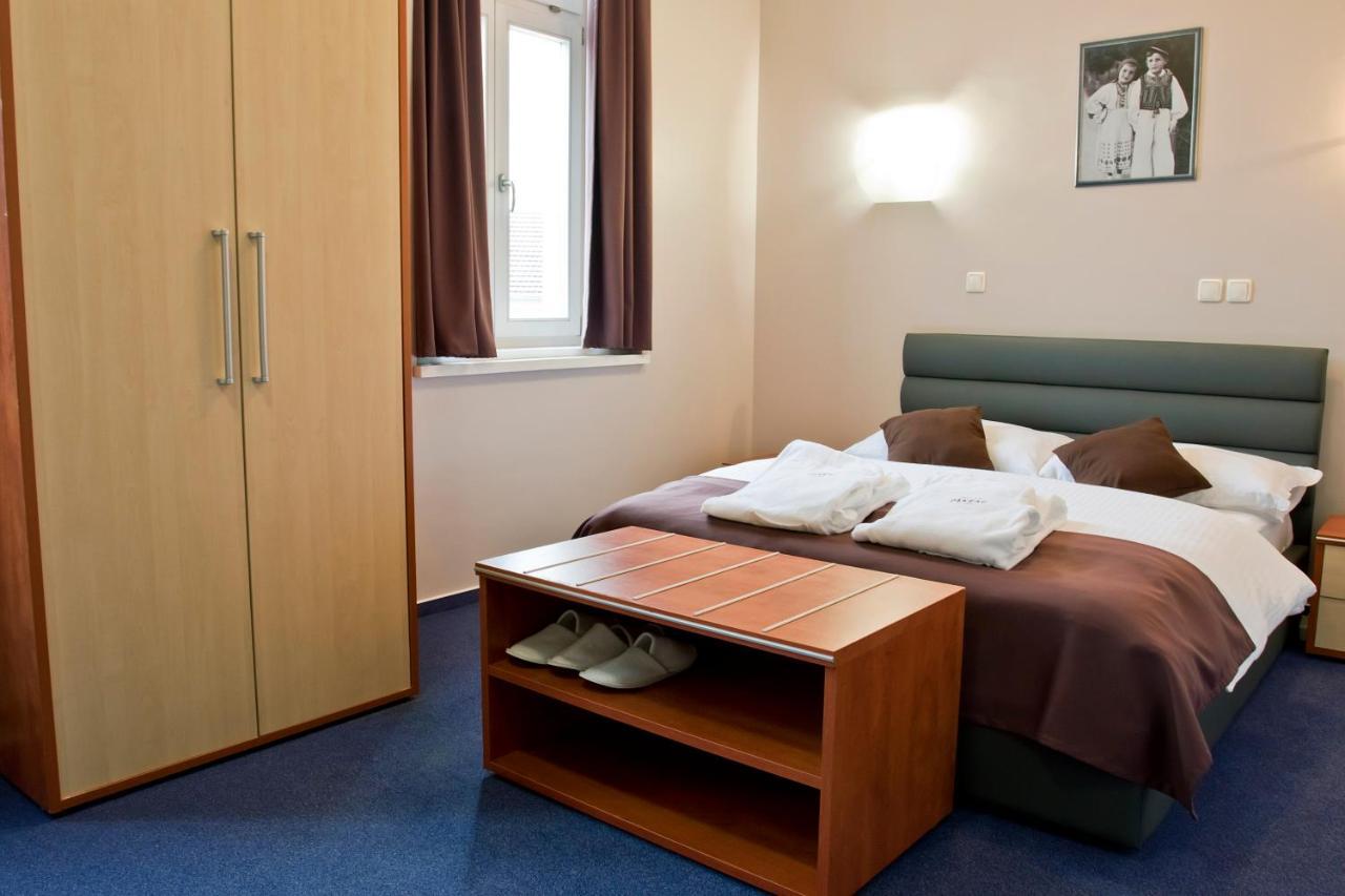 Hotel Pakrac Buitenkant foto