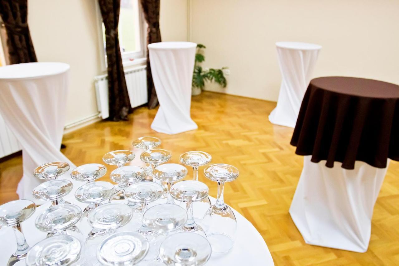 Hotel Pakrac Buitenkant foto